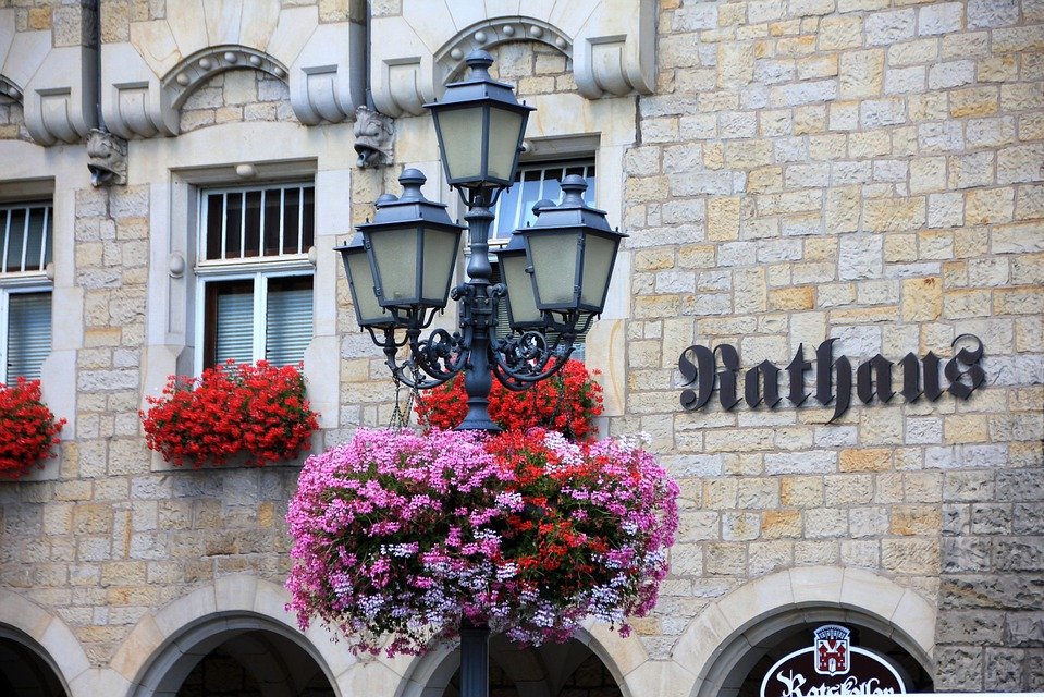 Ein Rathaus