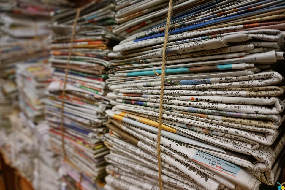 bundle-1853667_960_720.jpg Zeitungsstapel